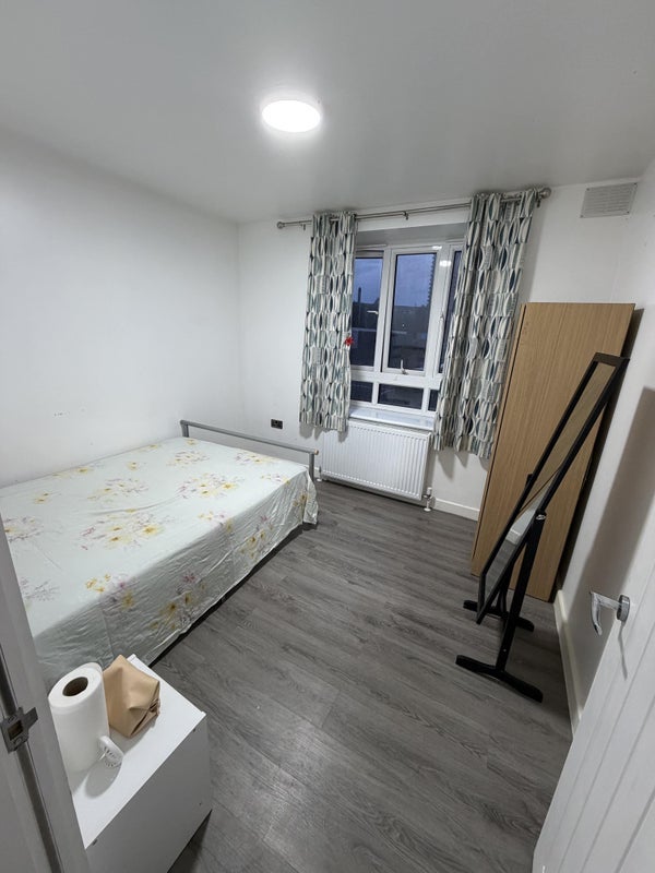 Room Linsey Street in Greater London
