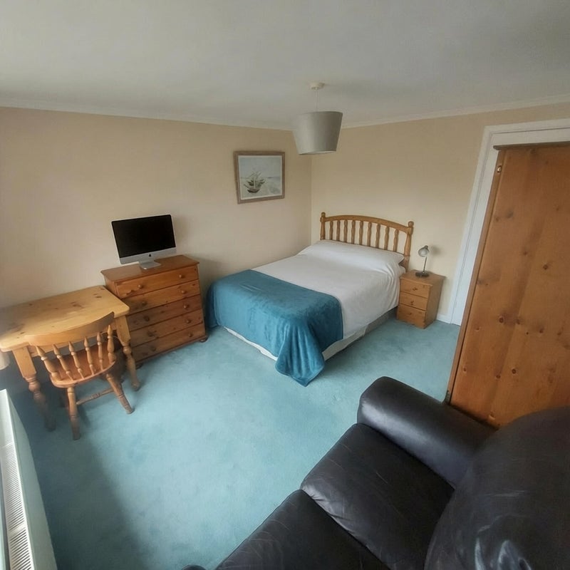 Room Warwick Avenue in New Forest