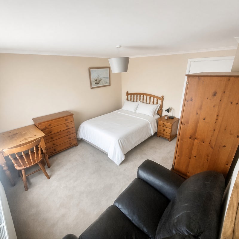 Room Warwick Avenue in New Forest