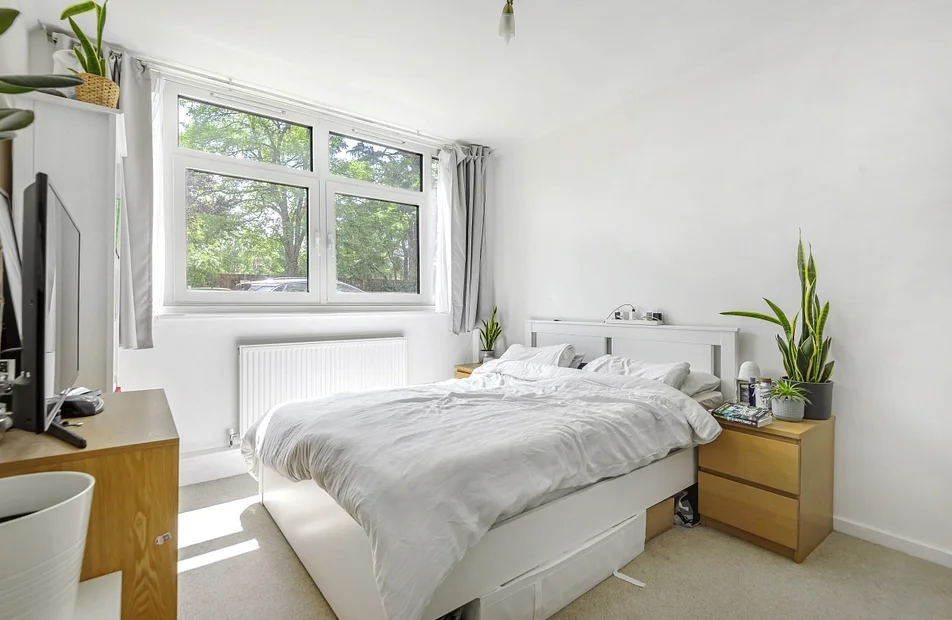 Flat Victoria Drive in Greater London