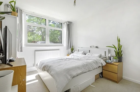 Flat Victoria Drive in Greater London