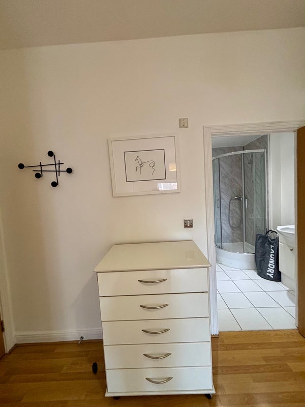 Room Vicarage Lane in Greater London