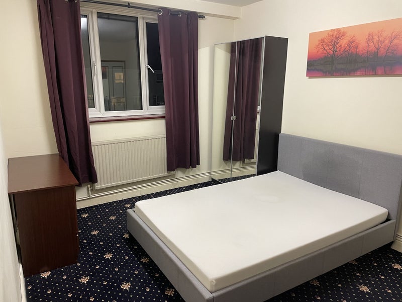 Room Galleywall Road in Greater London