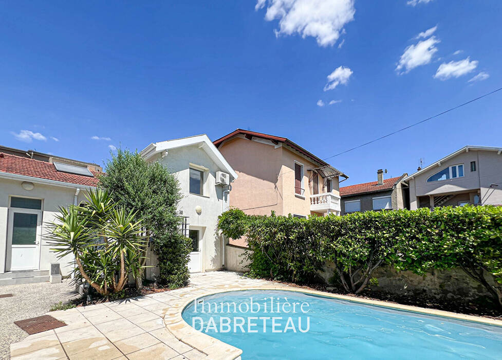 Appartement Rue Georges Guiard à Vénissieux