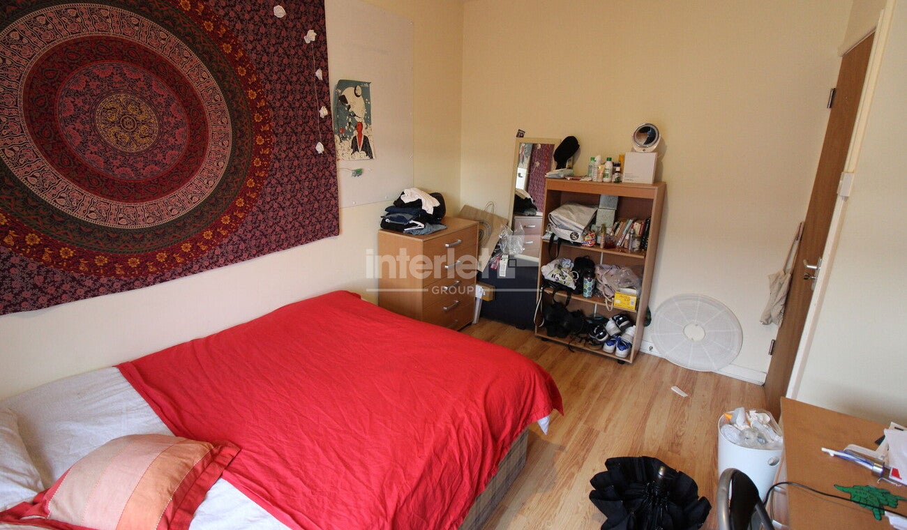 Flat Coburn Street in Cardiff