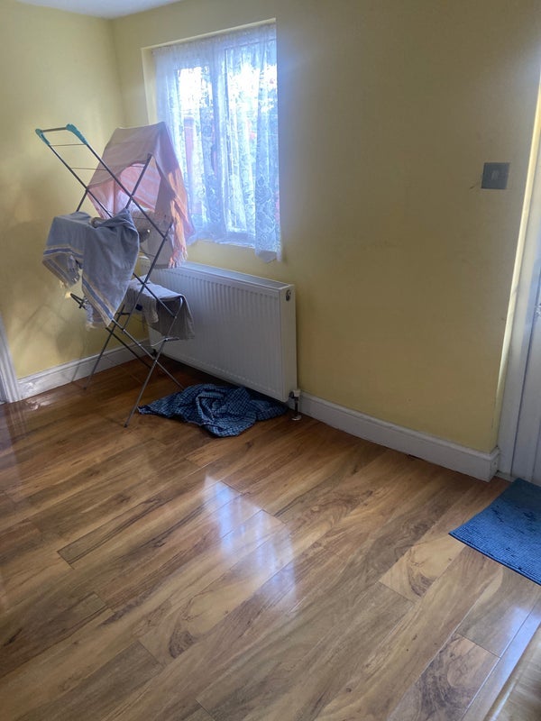 Room Monmouth Road in Greater London