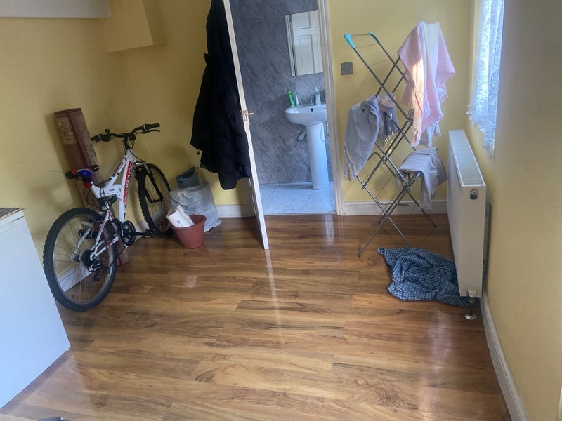 Room Monmouth Road in Greater London