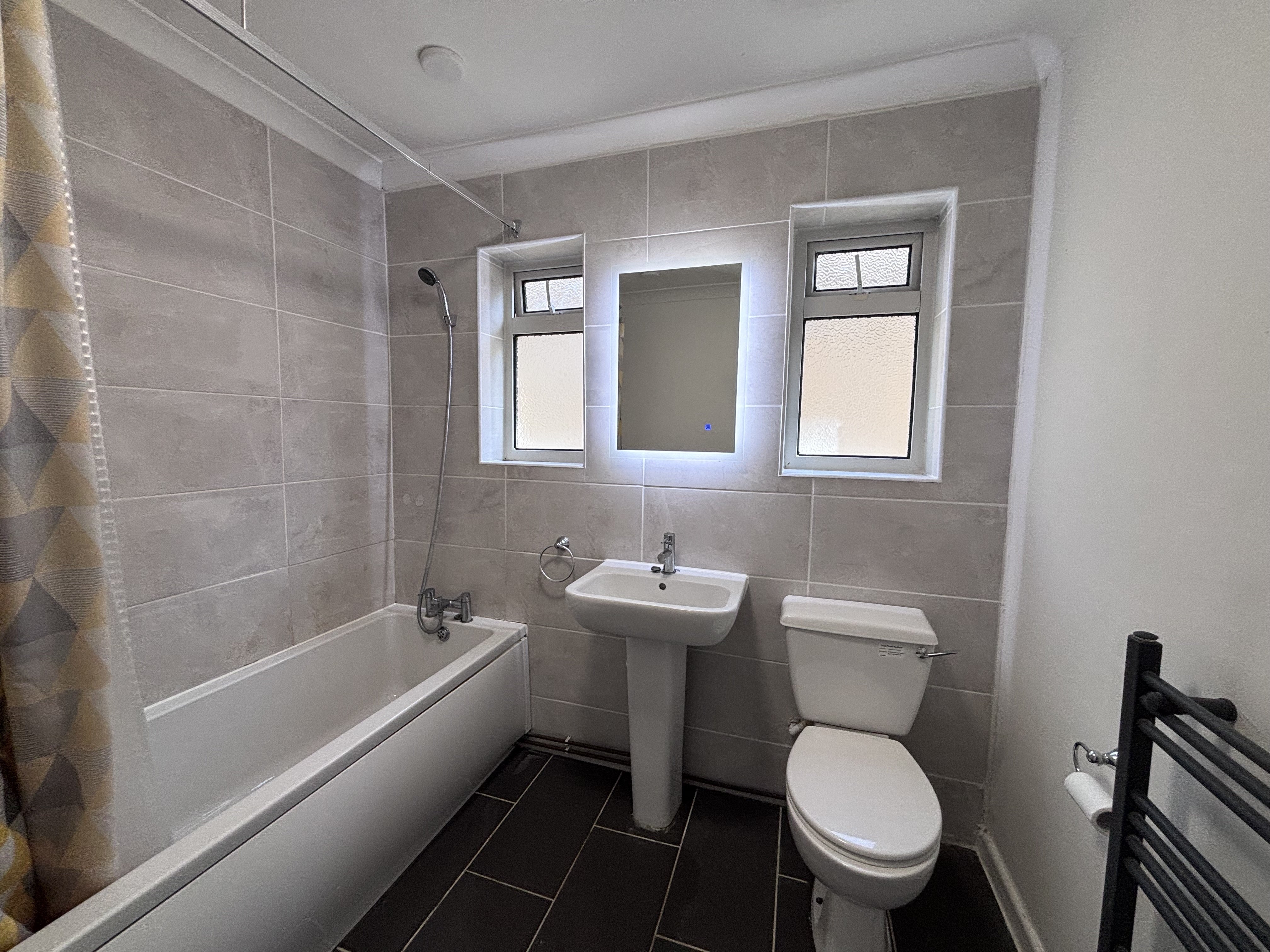 Flat Stroud Lane in Christchurch