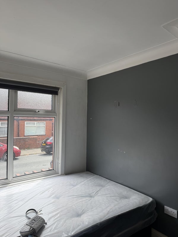 Room Back Walmsley Road in Leeds