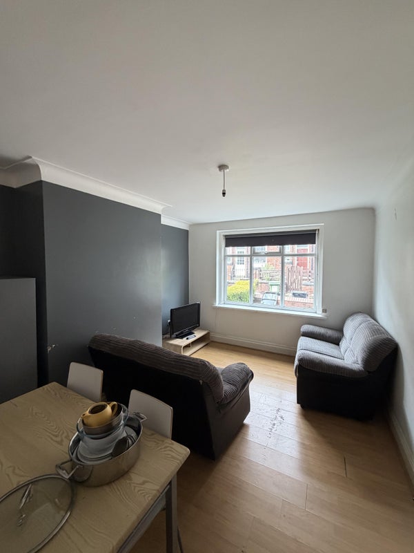 Room Back Walmsley Road in Leeds