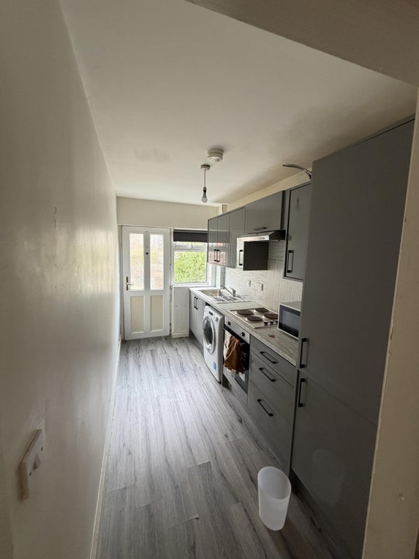 Room Back Walmsley Road in Leeds