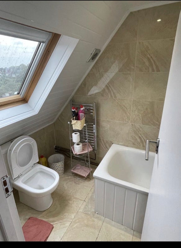 Room Hemlock Road in Greater London
