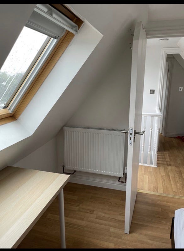 Room Hemlock Road in Greater London