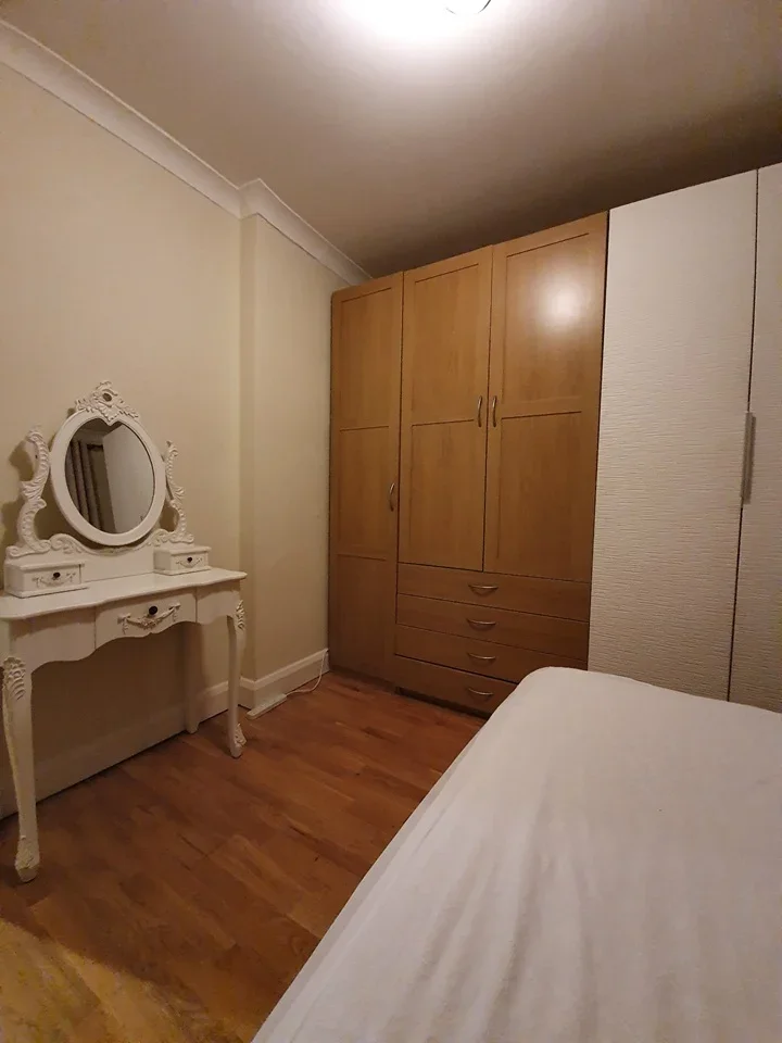 Flat Finchley Road in Greater London