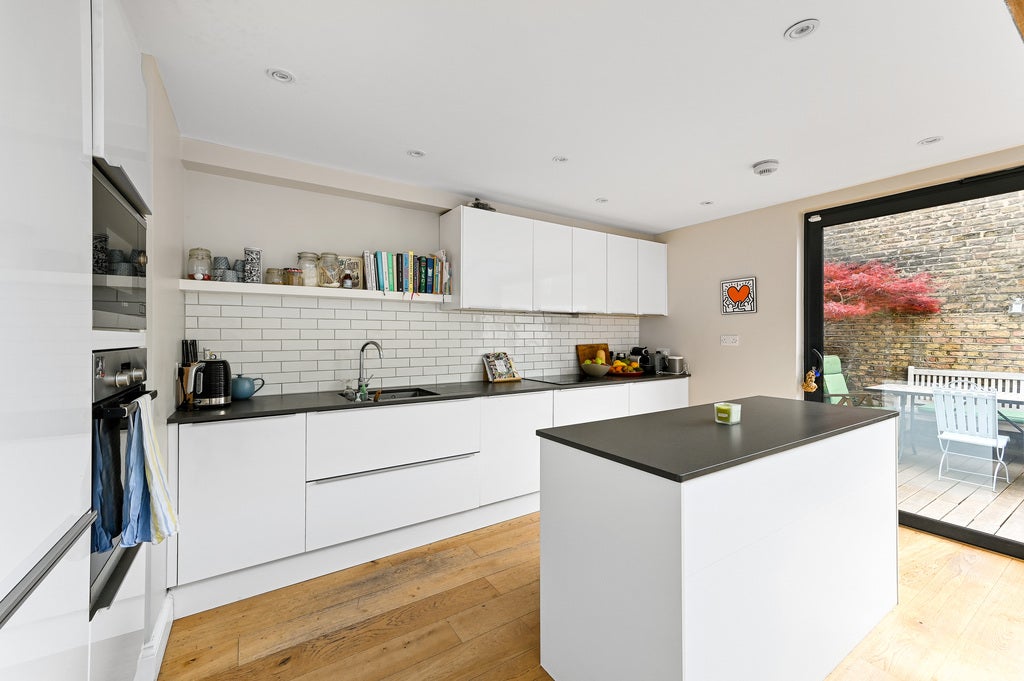 House Shuttleworth Road in Greater London
