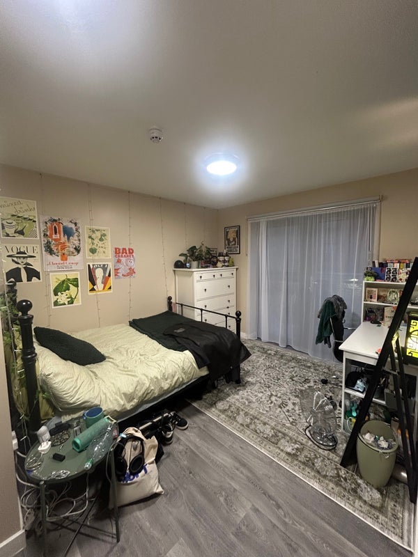 Room Hepburn Road in Bristol