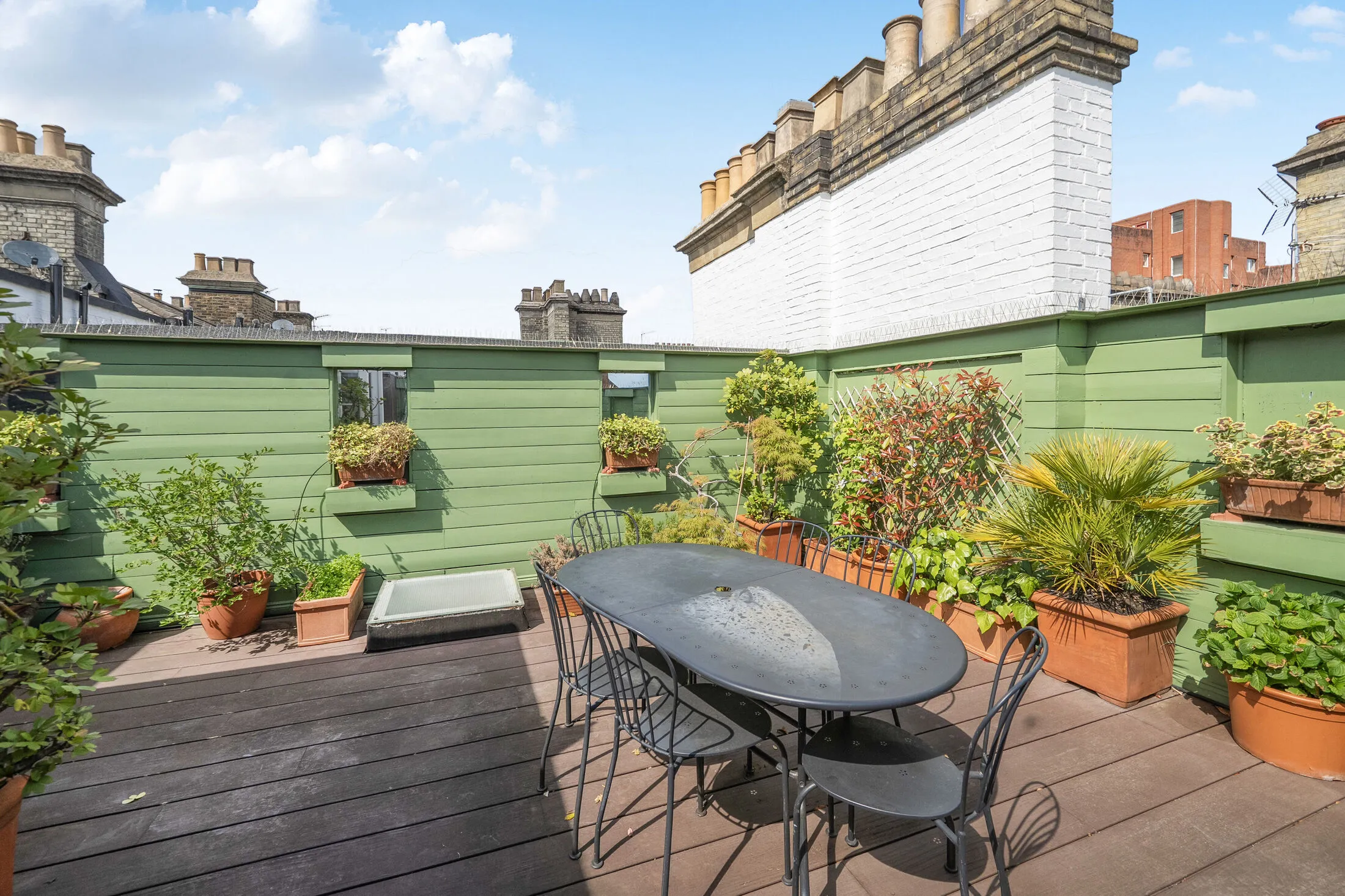 Flat De Vere Gardens in Greater London