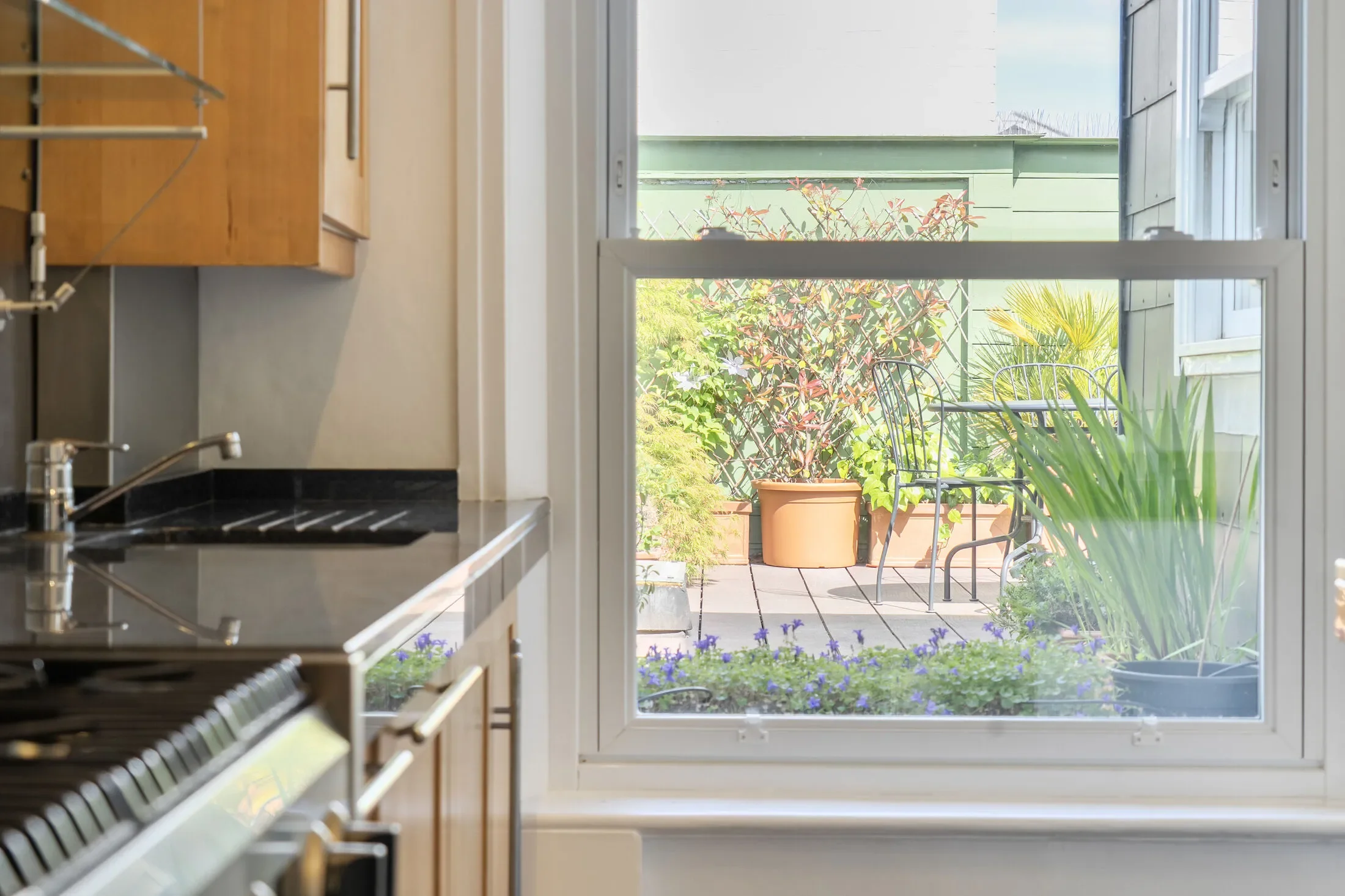Flat De Vere Gardens in Greater London