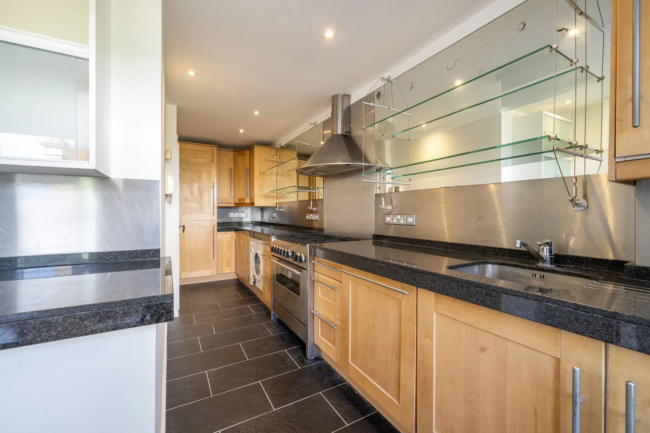 Flat De Vere Gardens in Greater London