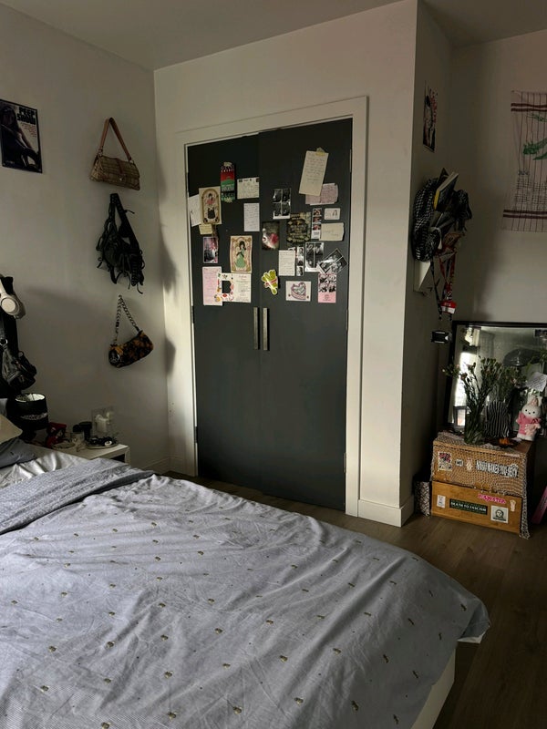 Flat Parkes Street in Greater London