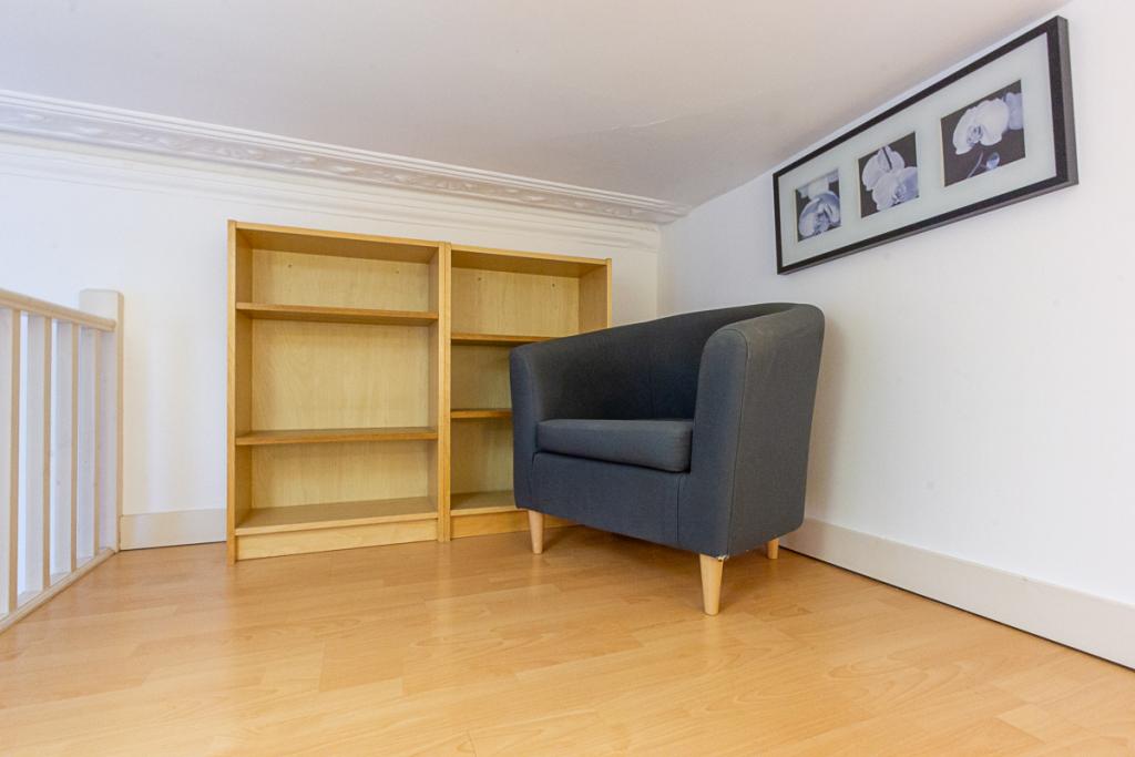 Room Fairholme Road in Greater London