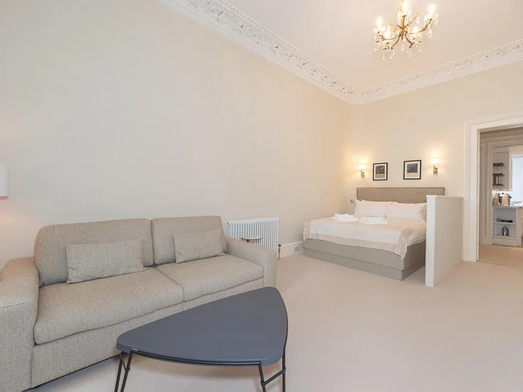 Flat Rutland Gate in City of Westminster