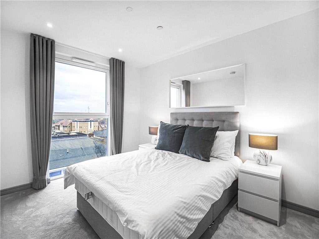 Flat Parkside Place in Borough of Spelthorne