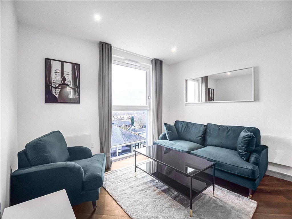 Flat Parkside Place in Borough of Spelthorne