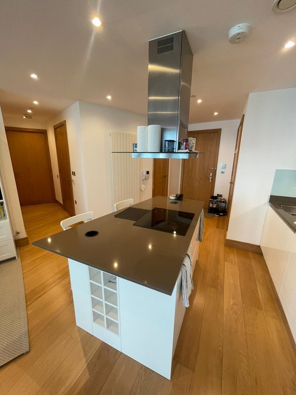 Flat Crossharbour Plaza in Greater London