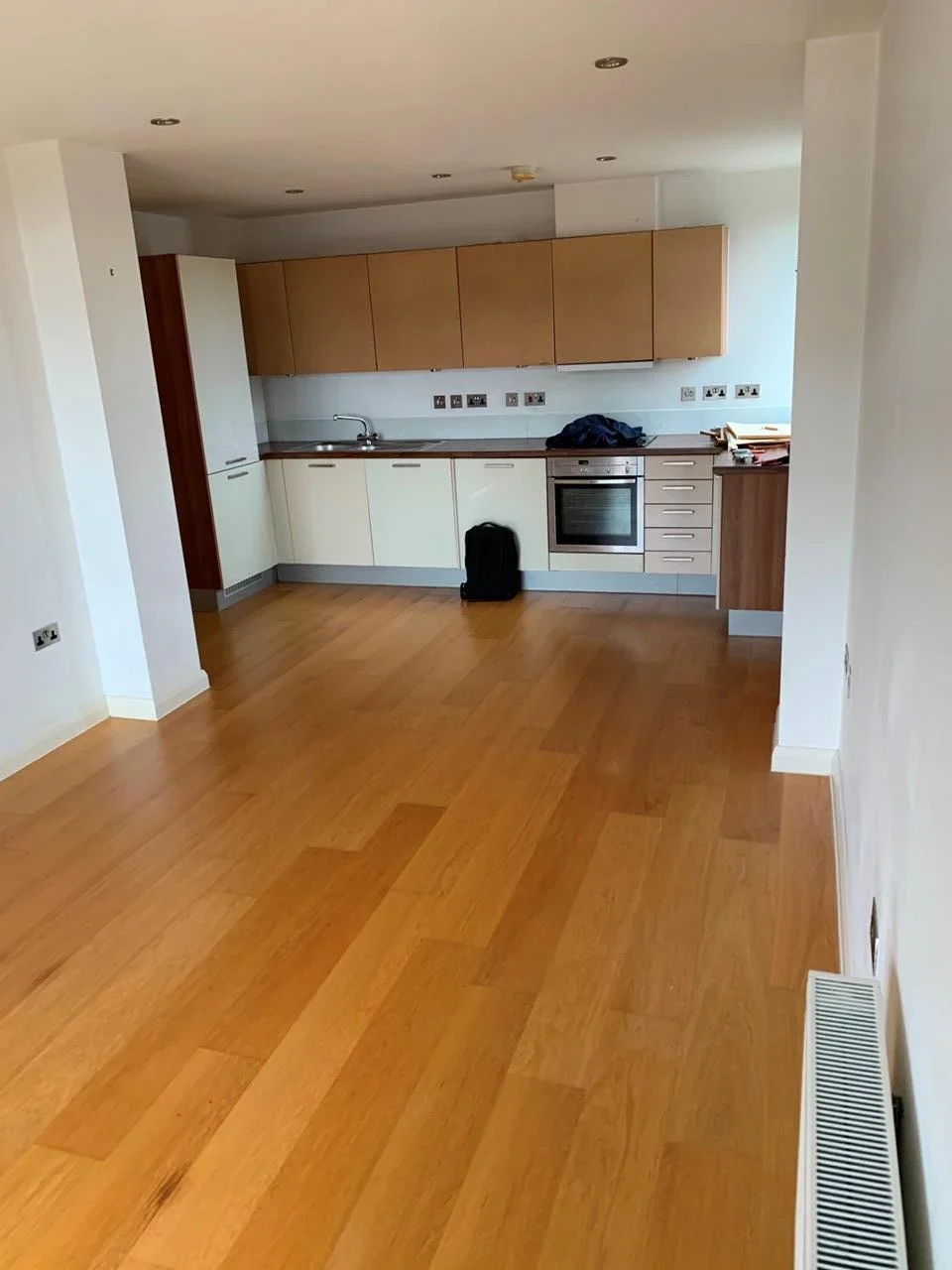 Flat Larden Road in Greater London