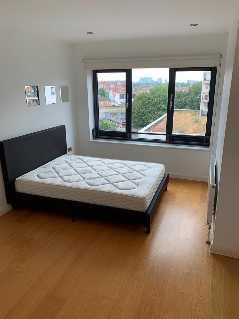Flat Larden Road in Greater London