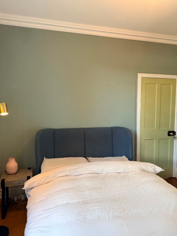 Room Woodhill in Greater London