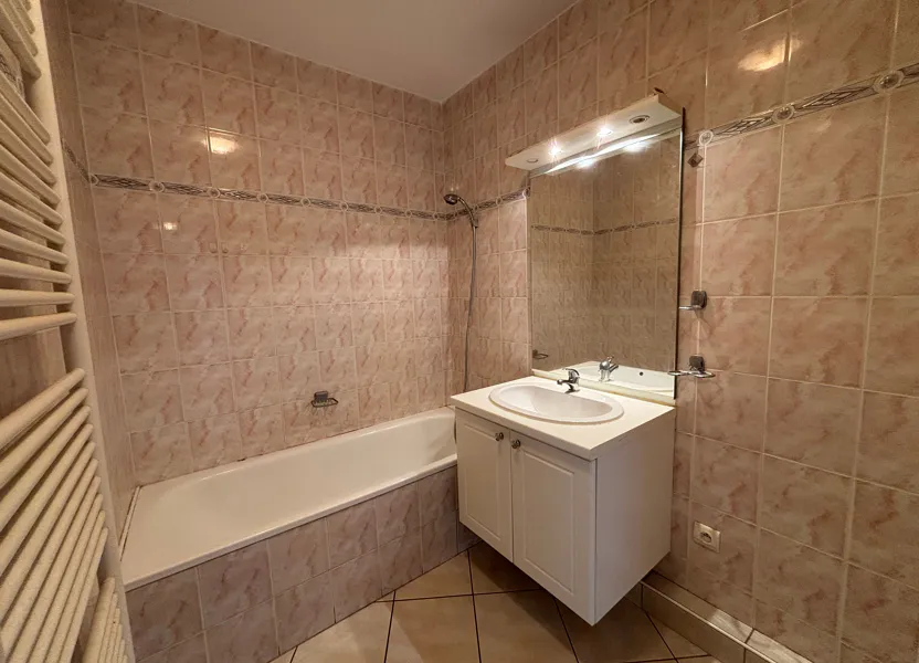 Flat Rue Robert Desbiolles in Gaillard