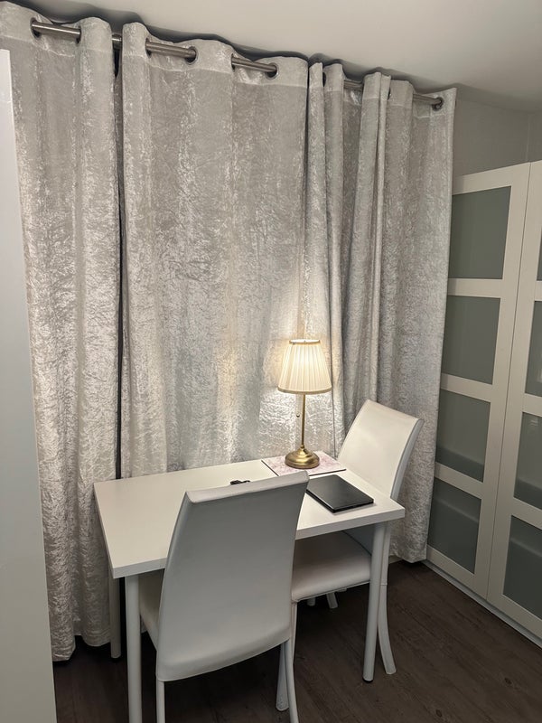 Room Cumberland Street in City of Westminster