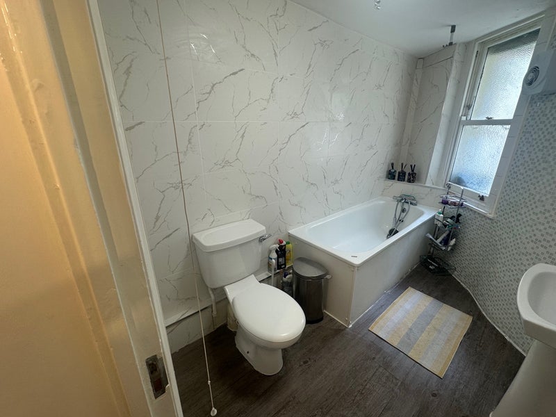 Room Cumberland Street in City of Westminster
