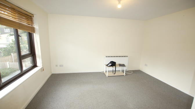 Flat Orwell Road in Greater London