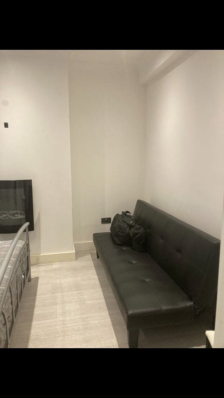 Room Norfolk Avenue in Greater London