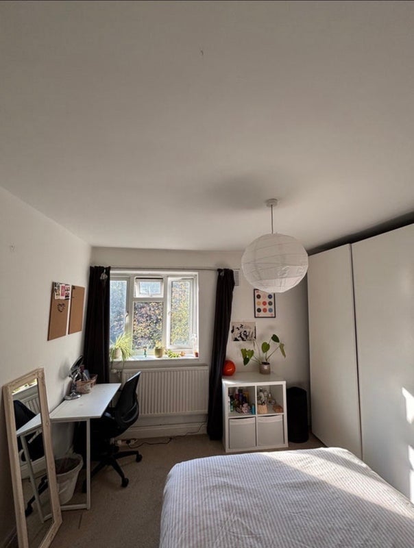 Room Petherton Road in Greater London