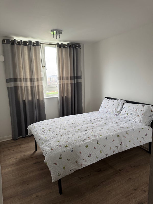 Room Villas Road in Greater London