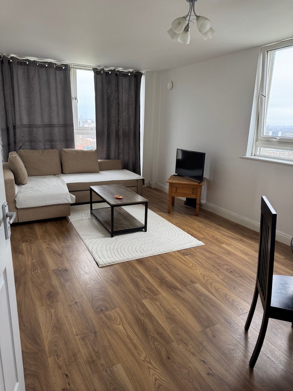 Room Villas Road in Greater London