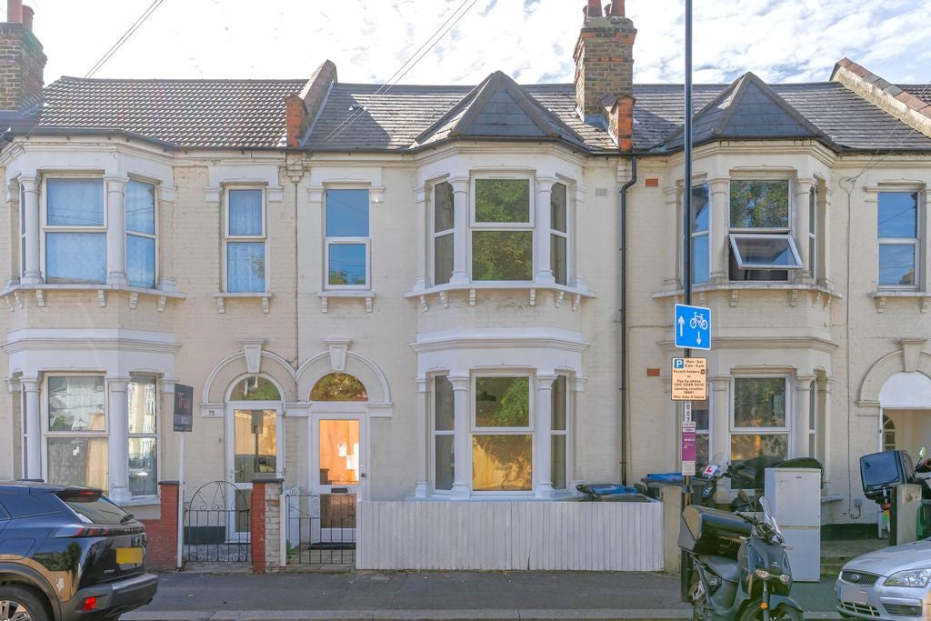 House Hathaway Road in Greater London