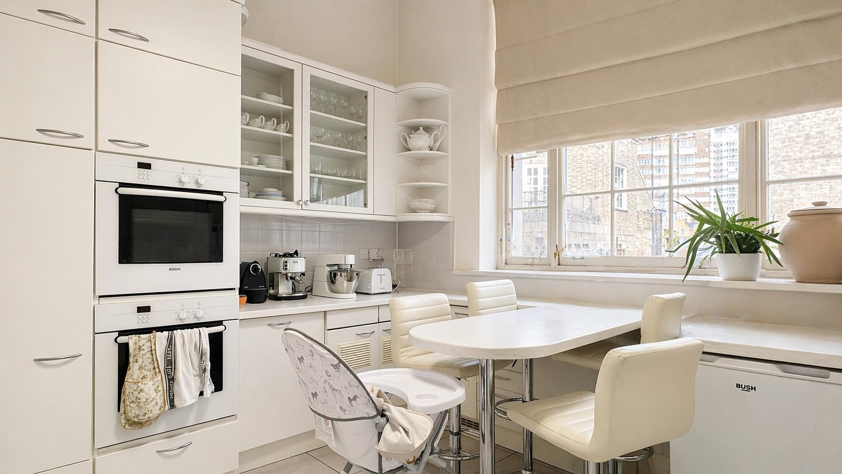 Flat Hyde Park Square in City of Westminster