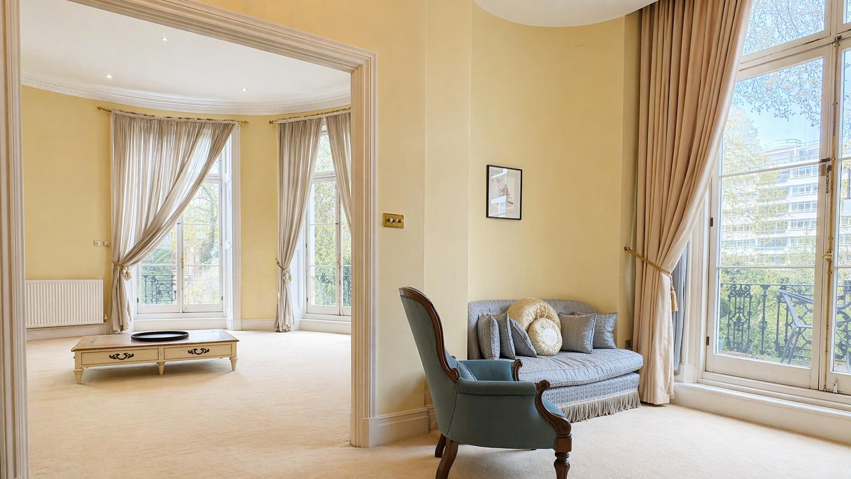 Flat Hyde Park Square in City of Westminster