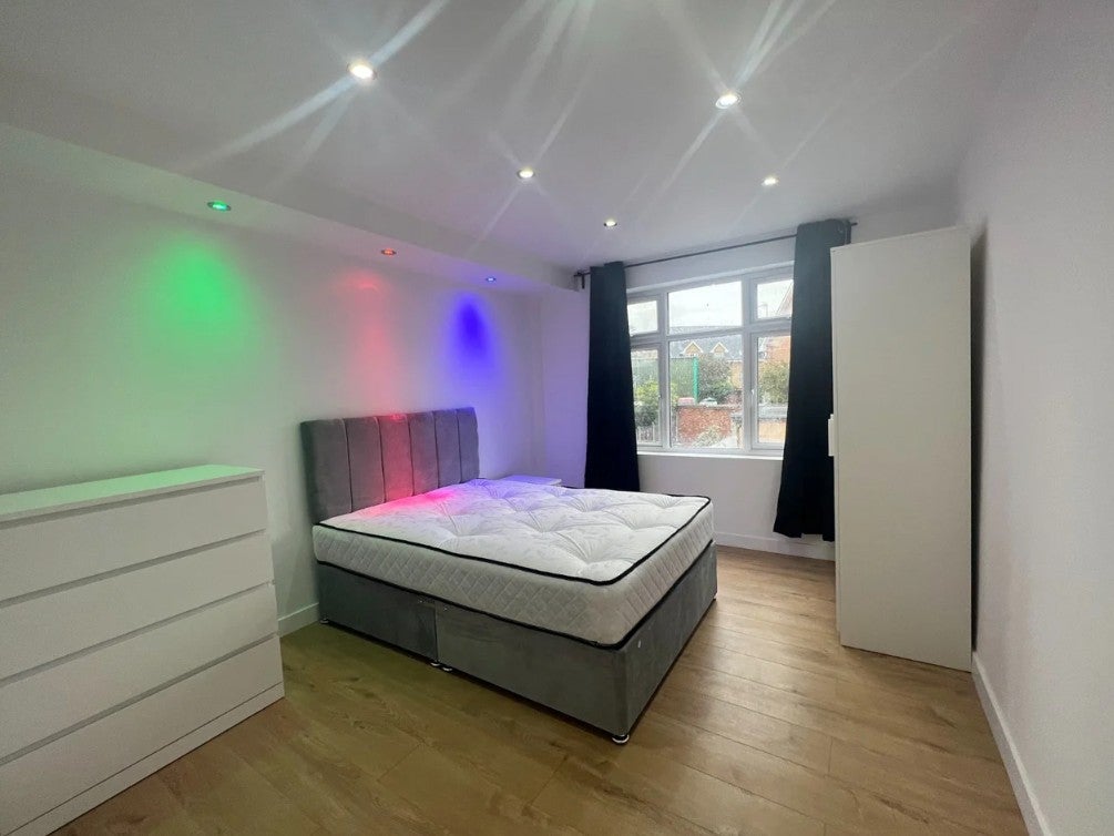 Room Copleston Road in Greater London