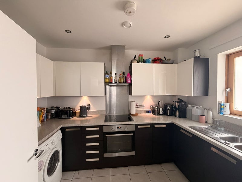 Room Whiston Road in Greater London