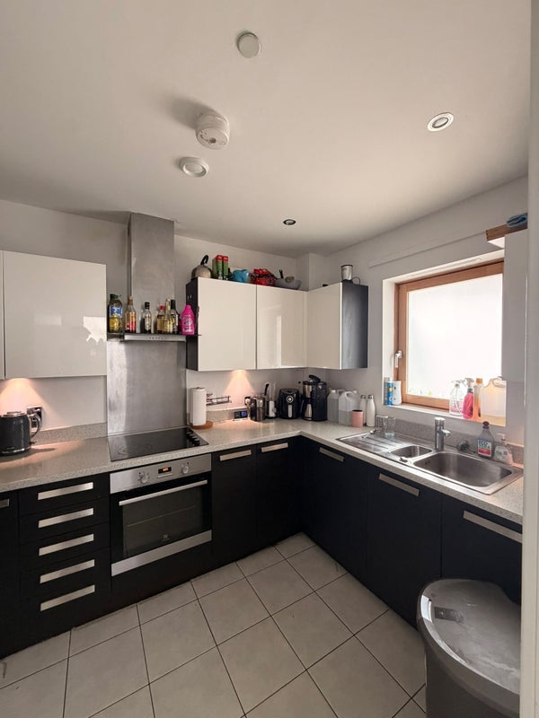 Room Whiston Road in Greater London