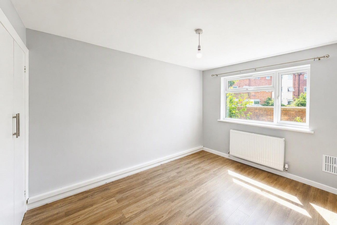 Flat Great West Road in Greater London