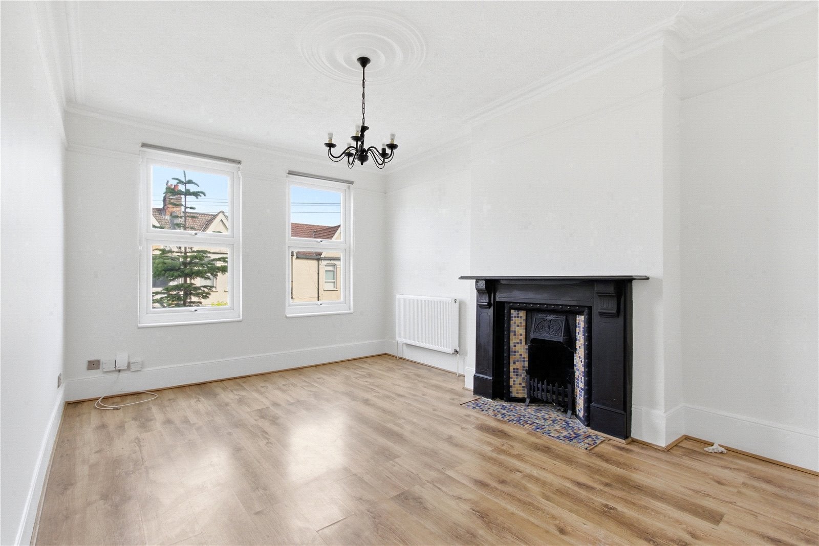 Flat Sirdar Road in Greater London