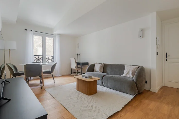 Appartement Rue de la Pépinière à Paris
