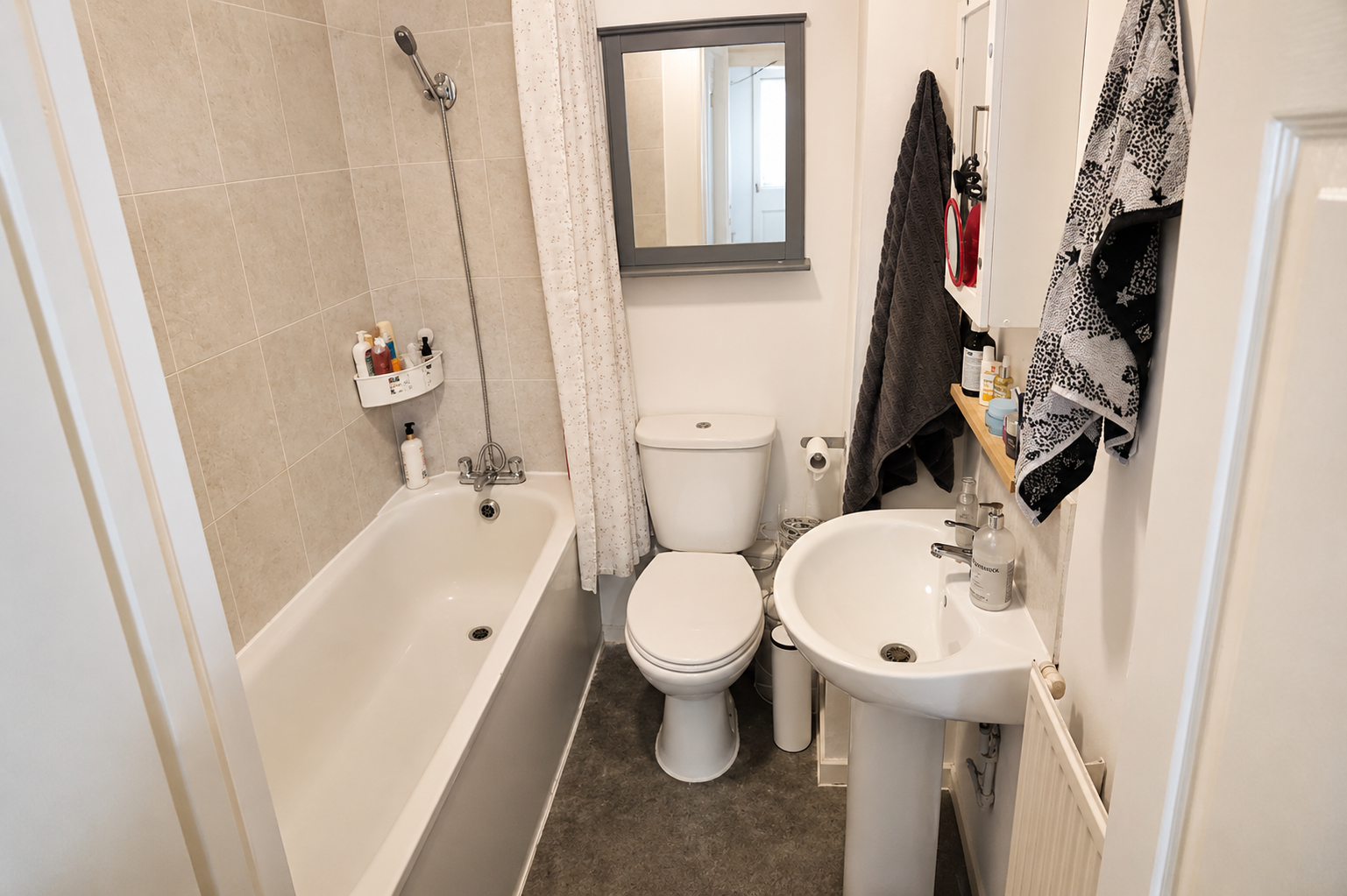 Flat Hardie Close in Greater London